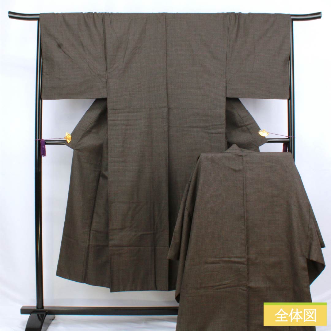 男物 正絹 Sランク 身丈143cm 裄丈67cm 亀甲模様 アンサンブル 袷 黒系 1119000942410