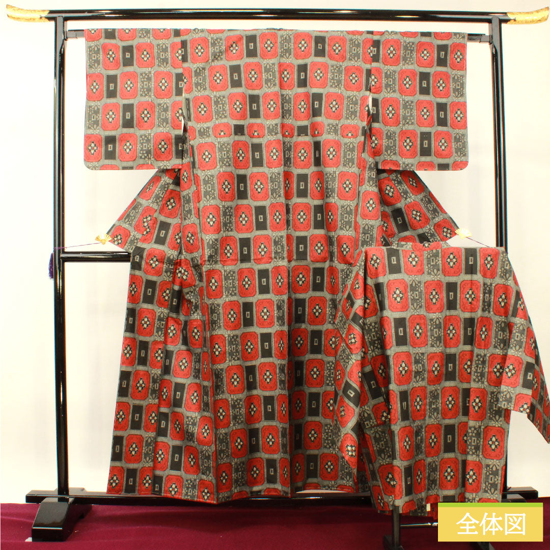 村山大島 正絹 身丈158.5cm 裄丈64.5cm アンサンブル 抽象模様 しつけ糸付き 未使用品 Sランク 袷 黒系 1116003262310