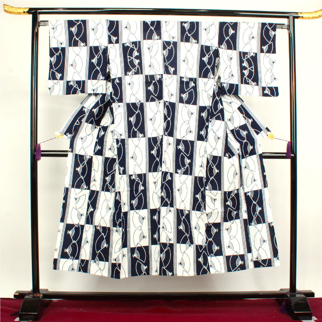 浴衣 市松 扇子 木綿 Aランク 単衣 身丈145cm 裄丈64.5cm 白系 1118002523111