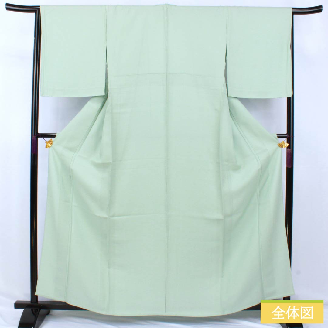 色無地 正絹 Sランク 身丈160.5cm 裄丈65.5cm 秘色(ひそく) 一つ紋 剣片喰 縫い紋 単衣 緑系 1114002352419