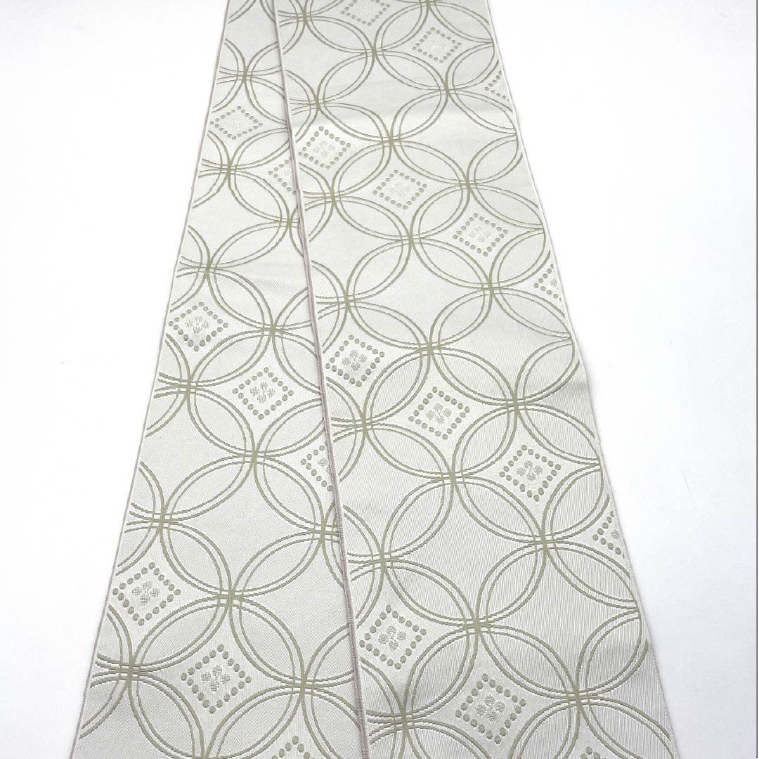 半幅帯 ポリエステル 帯丈396cm 卯の花色(うのはないろ) 七宝つなぎ 古典柄 矢羽根 薄梅鼠色(うすうめねずいろ) リバーシブル グレー系 Sランク 1125001512322