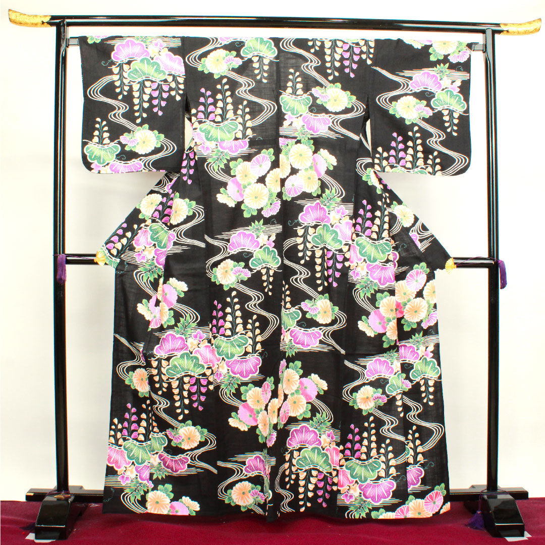 浴衣 松 菊 藤 流水 木綿 Sランク 単衣 身丈165cm 裄丈66.5cm 黒系 1118003932510