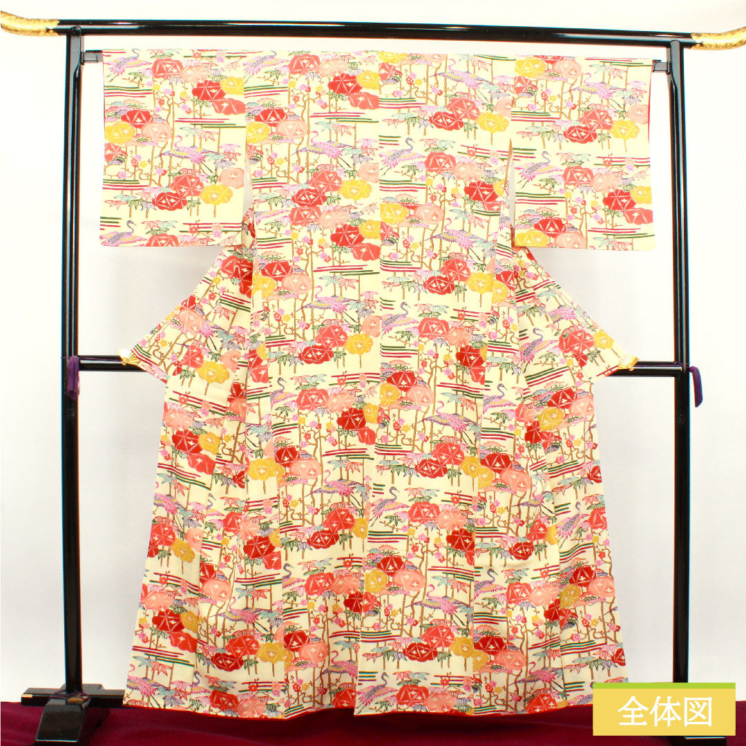 Komon, pure silk, length 160cm, sleeve length 67cm, lined, lacquered, Kyoto Bingata, pine, bamboo, plum and crane, S rank, cream color, 1115003552415