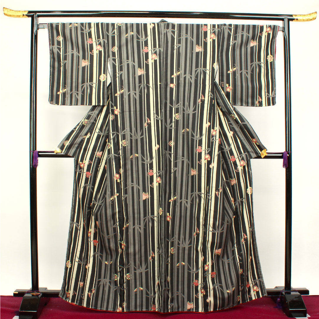 小紋 身丈165.5cm 裄丈66.5cm 袷 しつけ糸付き 未使用品 洗える着物 竹 吉祥文様 ポリエステル Sランク 黒系 1115003362510