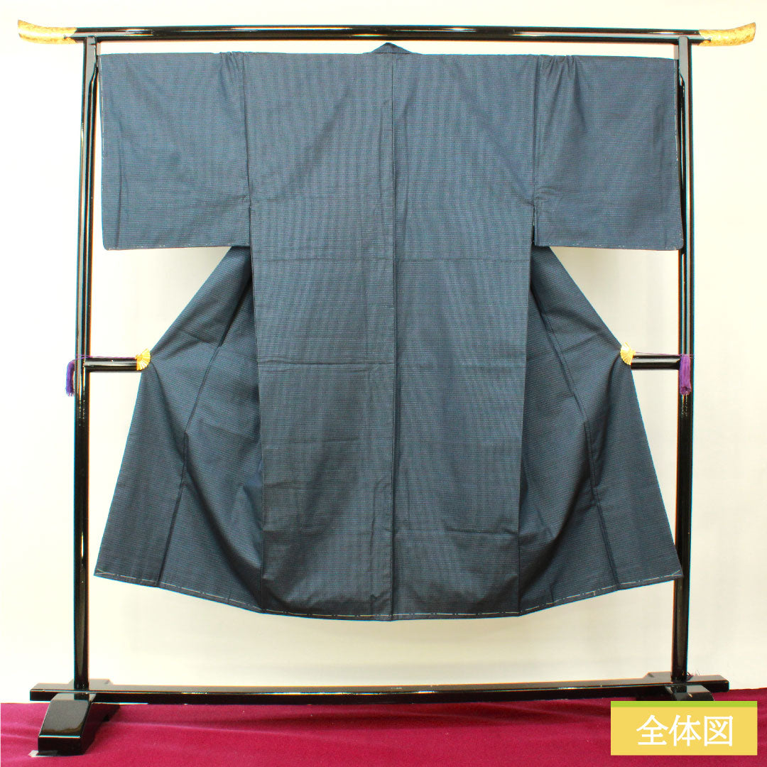 男物 正絹 身丈139cm 裄丈73.5cm 大島紬 緯総絣 しつけ糸付き 未使用品 Sランク 袷 紺系 1119000892318