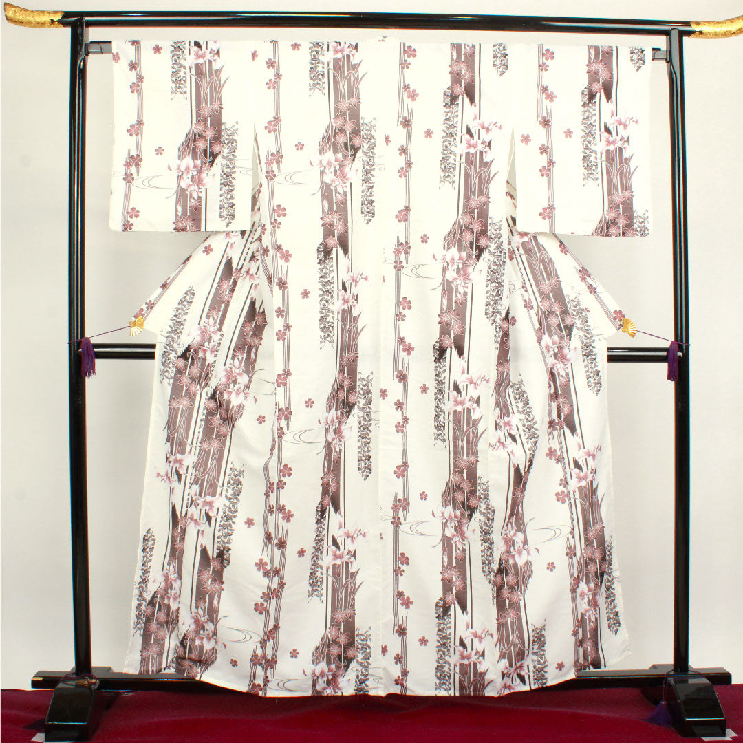 浴衣 桜 菖蒲 紅葉 木綿 Aランク 単衣 身丈161cm 裄丈66.5cm 白系 1118003203411