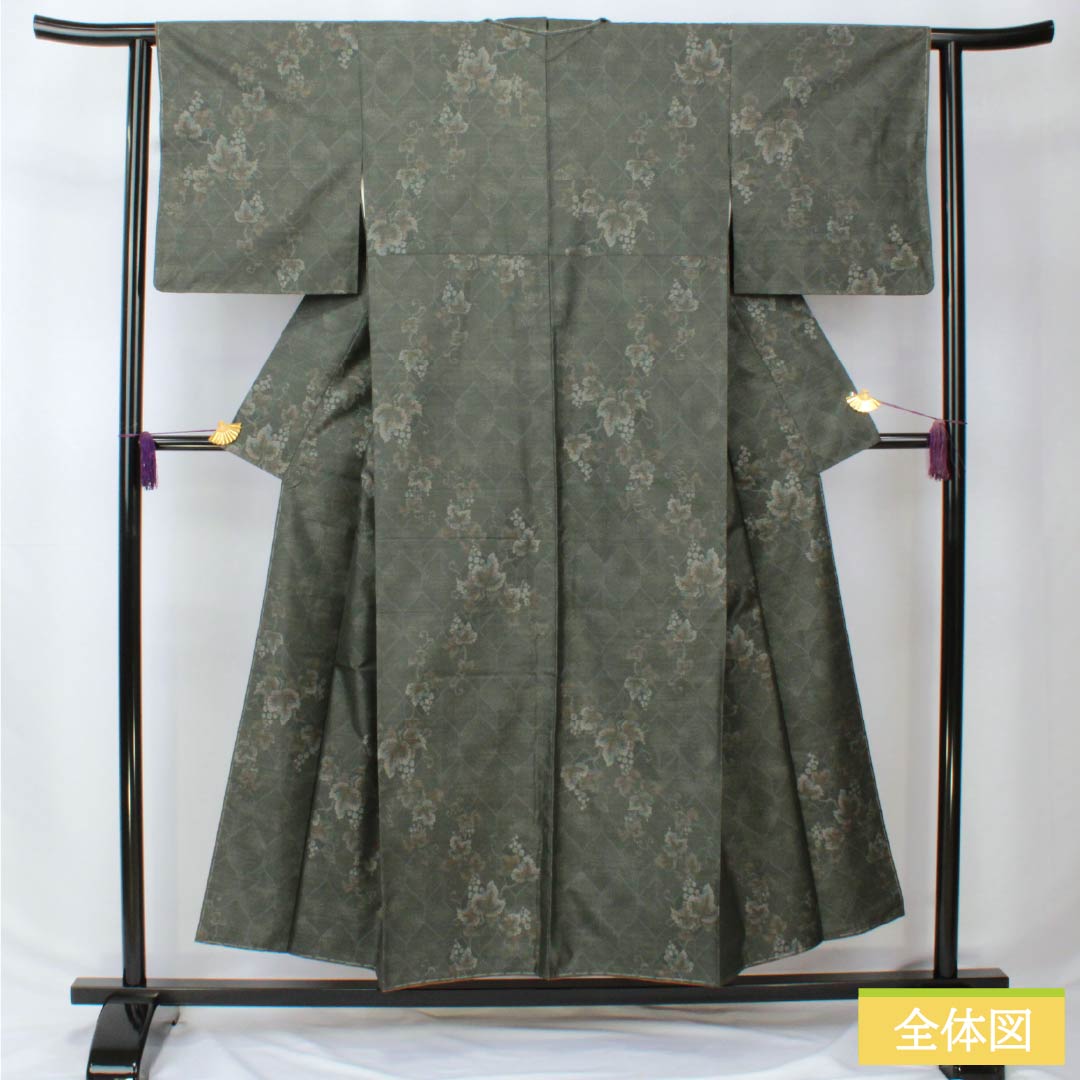 紬 正絹 Sランク 身丈152.5cm 裄丈62cm 黒橡色(くろつるばみいろ) 大島紬 横双絣 笹 袷 緑系 1116004142219