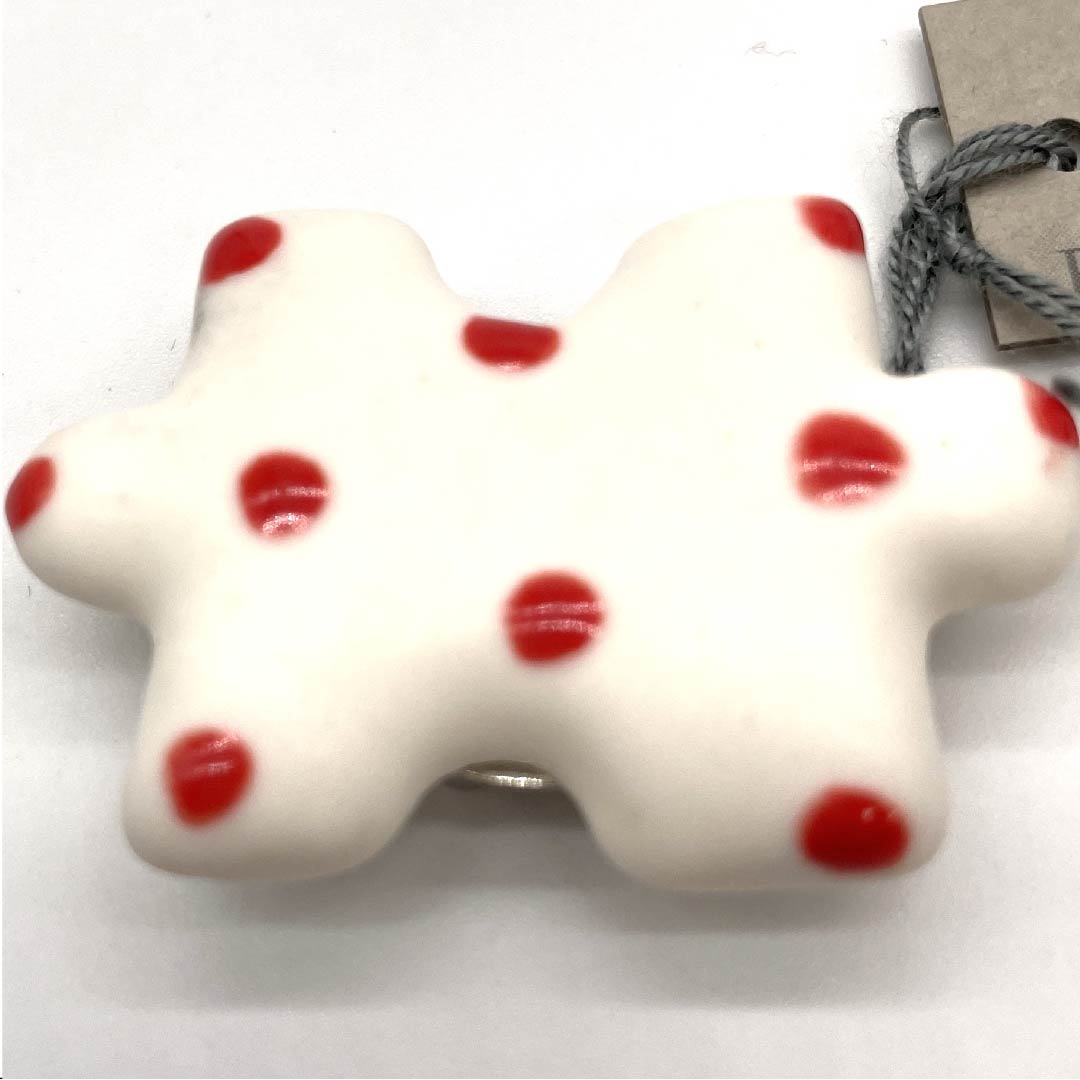 (新古品) 帯留め 陶磁器 カジュアル 白色(しろいろ) 陶器 パズル 長さ約3cm 幅約4cm Sランク 白系 1137000122911