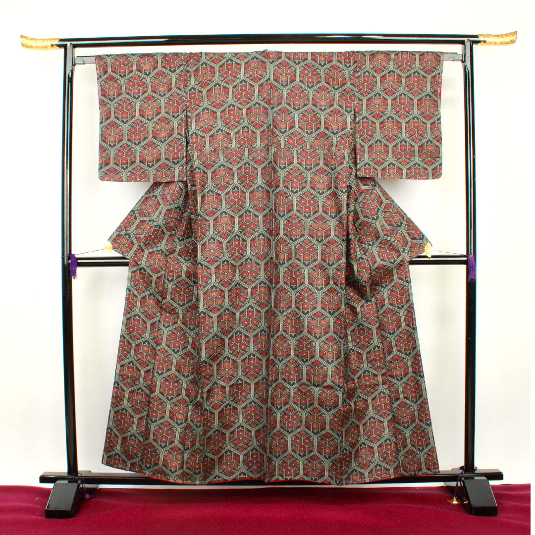 村山大島 身丈158cm 裄丈63.5cm 抽象模様 正絹 Aランク 袷 黒系 1116001983310