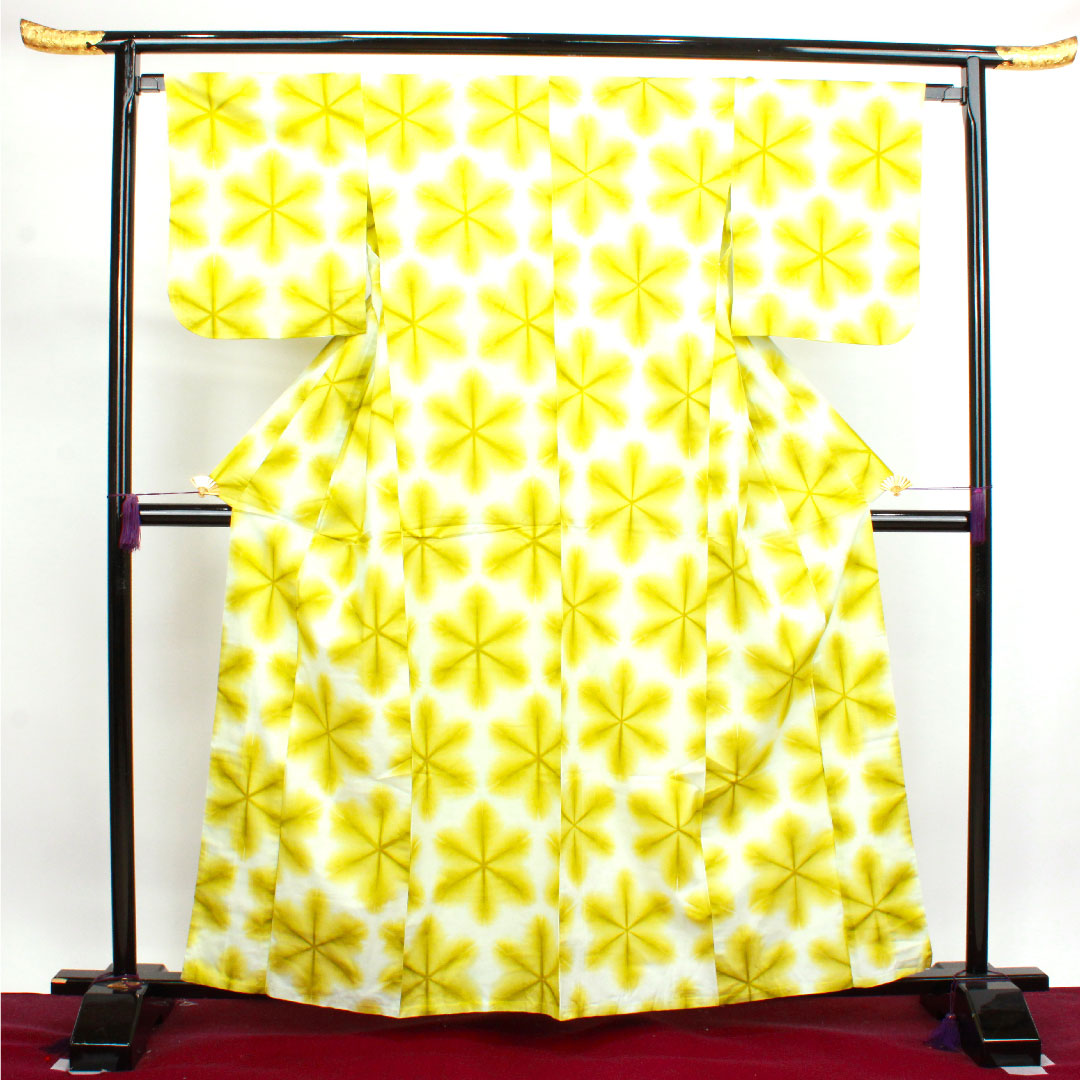 (新品未使用品)浴衣 雪花絞り しつけ糸付き 未使用品 鶸色 麻の葉 板締め絞り 木綿 NEWランク 単衣 身丈162cm 裄丈65.5cm 黄系 1118003911423