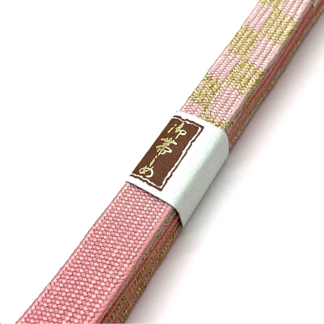 (New old stock) Obijime (sash fastener) Pure silk quarter string, single layer plum color (hitoeumeiro) Metallic thread used Hand-woven string New old stock Length approx. 162cm Width approx. 1.5cm Semi-formal S rank Pink 1135001562913