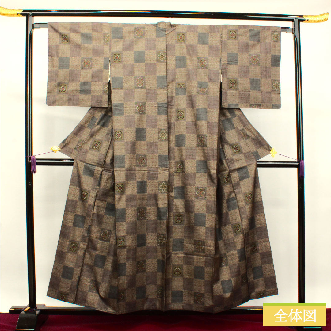 大島紬 正絹 身丈155.5cm 裄丈64cm 経緯絣 市松 Sランク 袷 茶系 1116002962314
