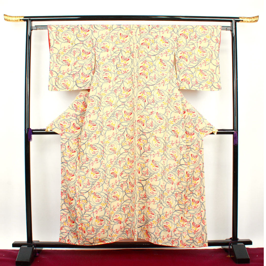 小紋 身丈156.5cm 裄丈61.5cm 袷 枯野色 京紅型 蝶 正絹 Sランク クリーム系 1115002472315