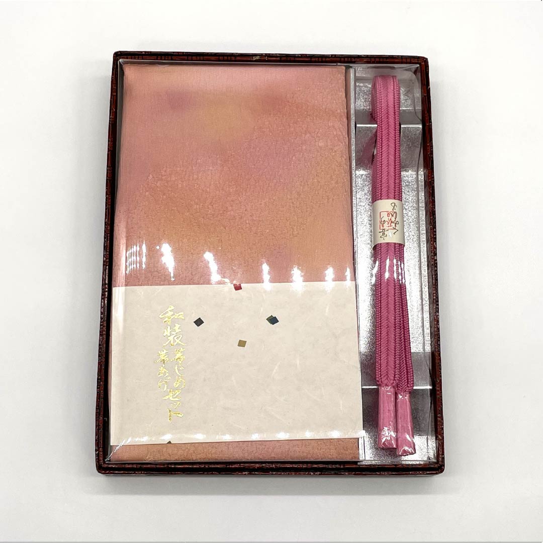 (新古品) 帯締め・帯揚げセット 正絹 NEWランク 紅鶸色(べにひわいろ) 浅紅色(あさべにいろ) ぼかし 長さ約164cm 幅約1.6cm カジュアル ピンク系 1141000231313