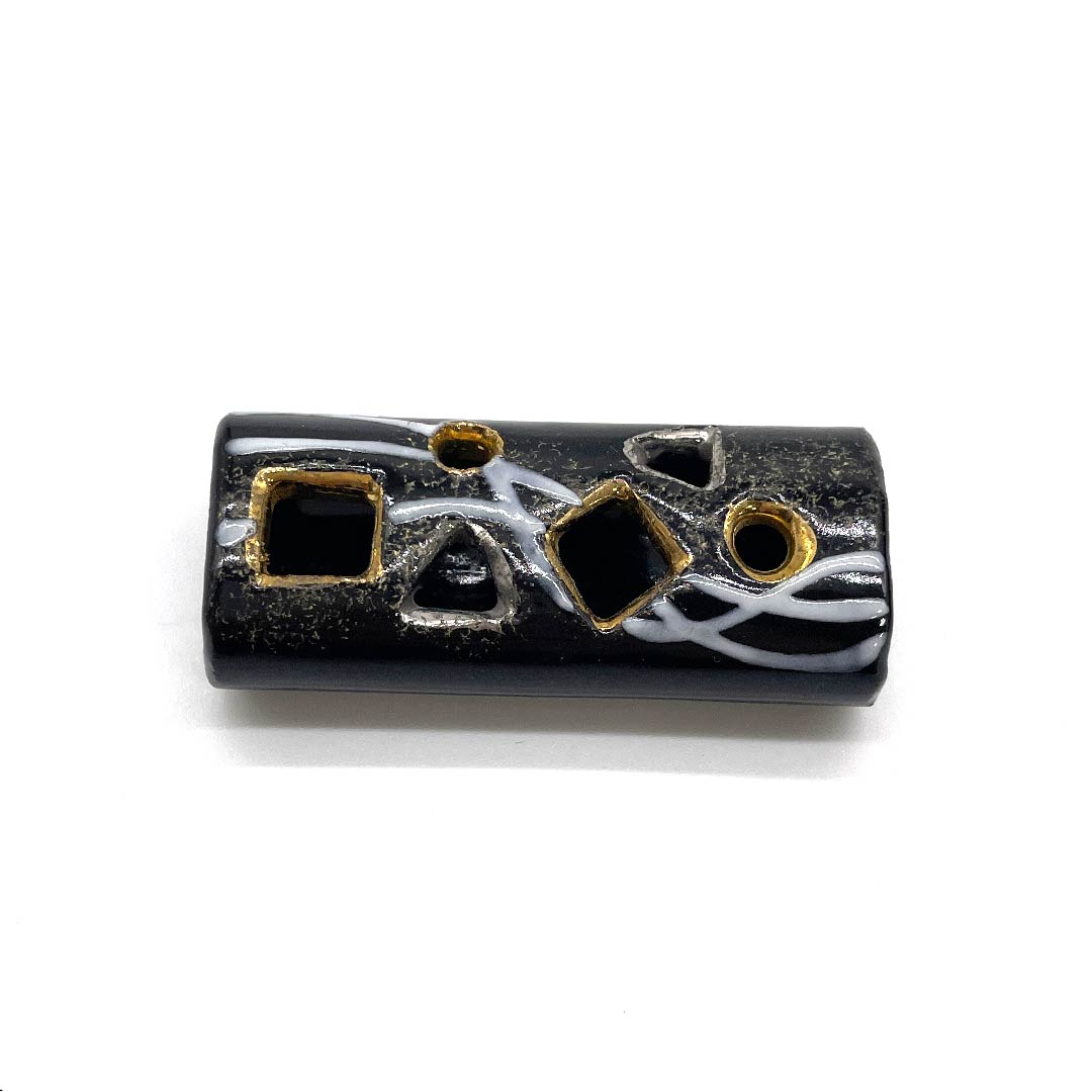 リサイクル着物】（新古品） 帯留め 陶磁器 カジュアル 黒色（くろいろ 
