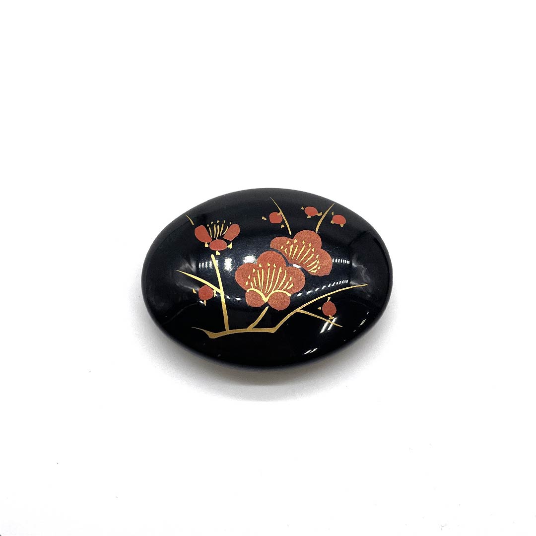 リサイクル着物】（新古品） 帯留め 蒔絵 カジュアル 黒色（くろいろ 