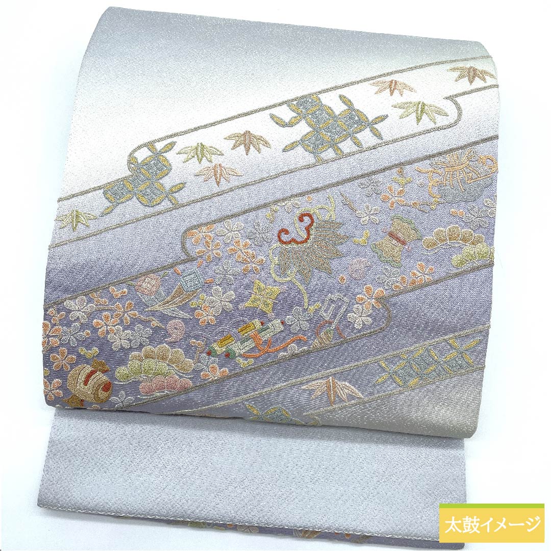 袋帯 正絹 魚肚白色(ぎょとはくいろ) 作家物 中村京山 宝尽くし 長尺 帯丈477cm Sランク ポイント柄 フォーマル 水色系 1123011272424