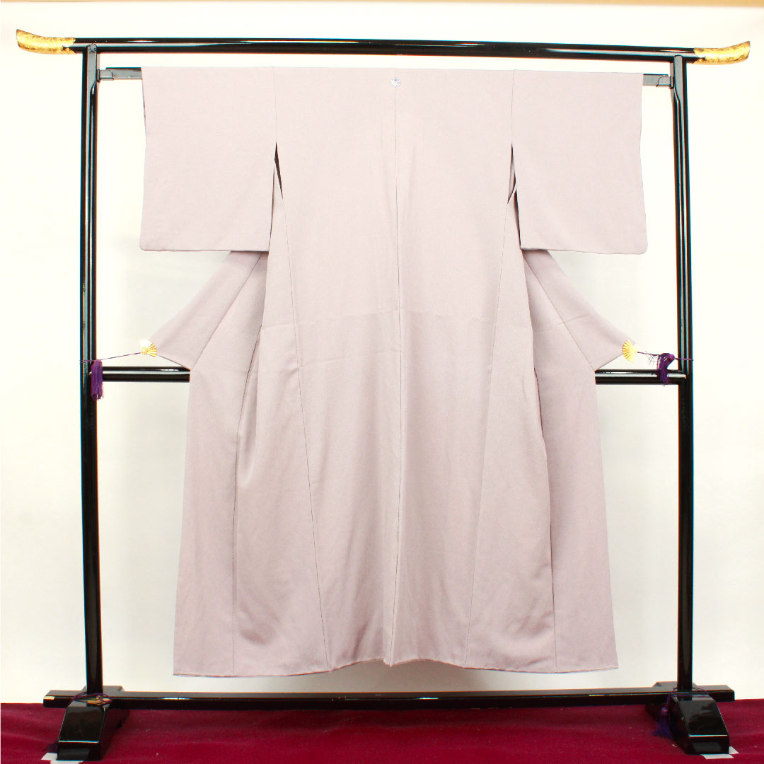 色無地 ポリエステル 鈍紫色 洗える着物 素無地 胴抜き仕立 百合 身丈148.5cm 裄丈61.5cm 袷 Sランク 紫系 1114000742120