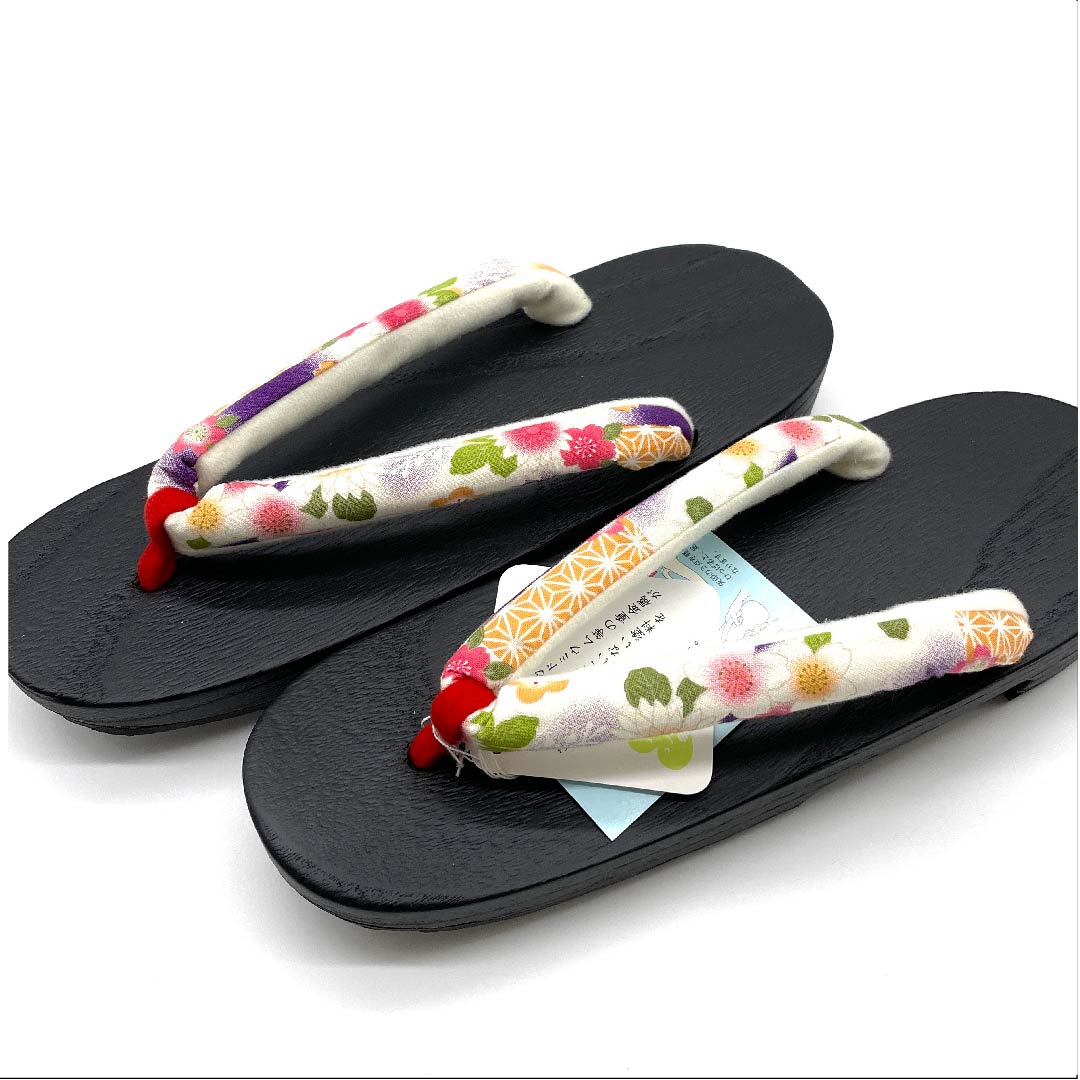 (新品未使用品)下駄 菊 桜 麻の葉 XLサイズ 黒系 NEWランク 1122001171510