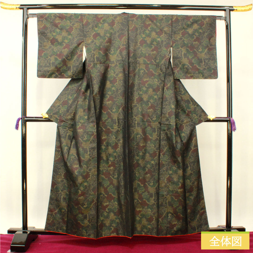 リサイクル着物】紬 正絹 身丈160cm 裄丈65.5cm 大島紬 緯総絣 葉っぱ 