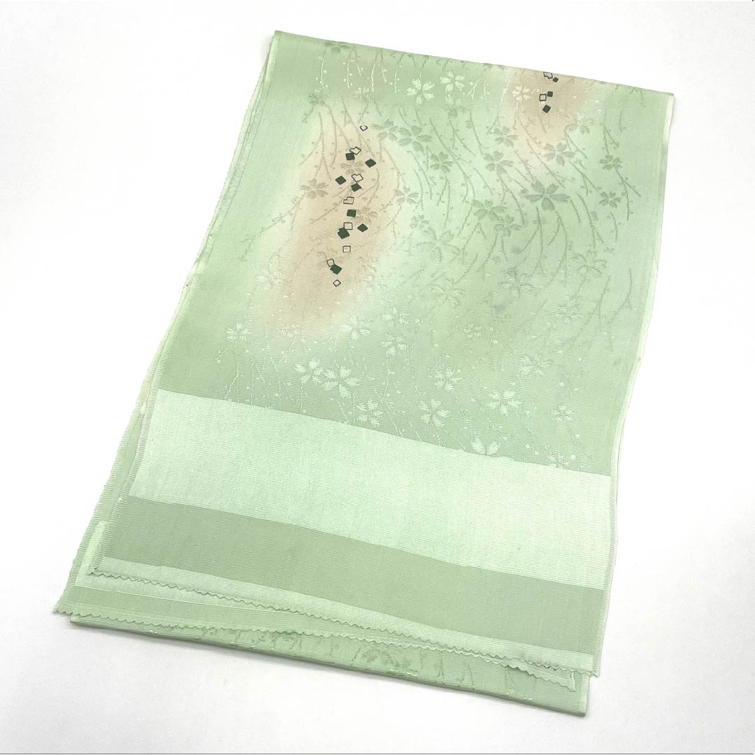 帯揚げ 正絹 Sランク カジュアル 薄緑色(うすみどりいろ) 桜 紙吹雪 古典柄 長さ約182cm 幅約30cm 緑系 1136002122919