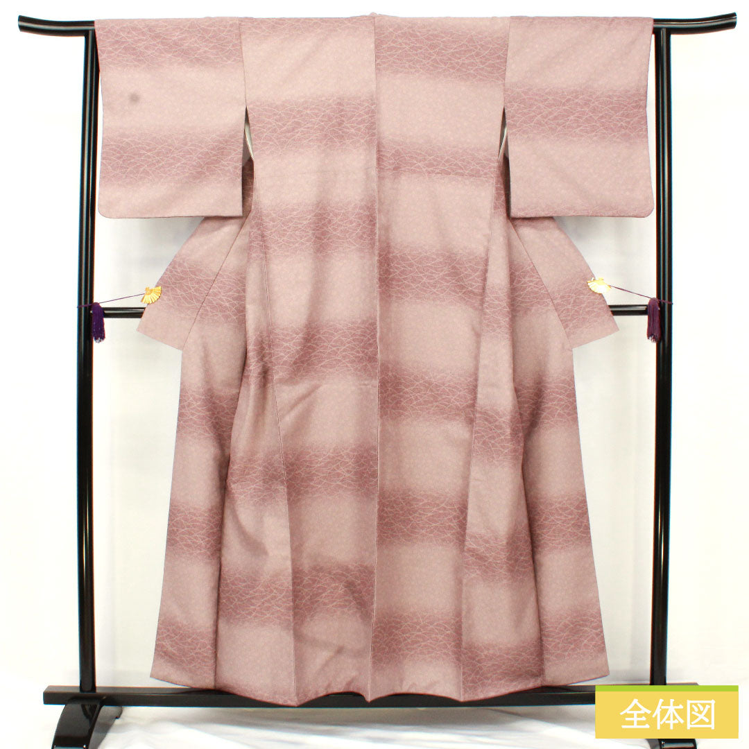 小紋 ポリエステル 身丈155.5cm 裄丈63.5cm 袷 桜鼠色(さくらねずいろ) 洗える着物 菊 露芝 Aランク 紫系 1115004913320