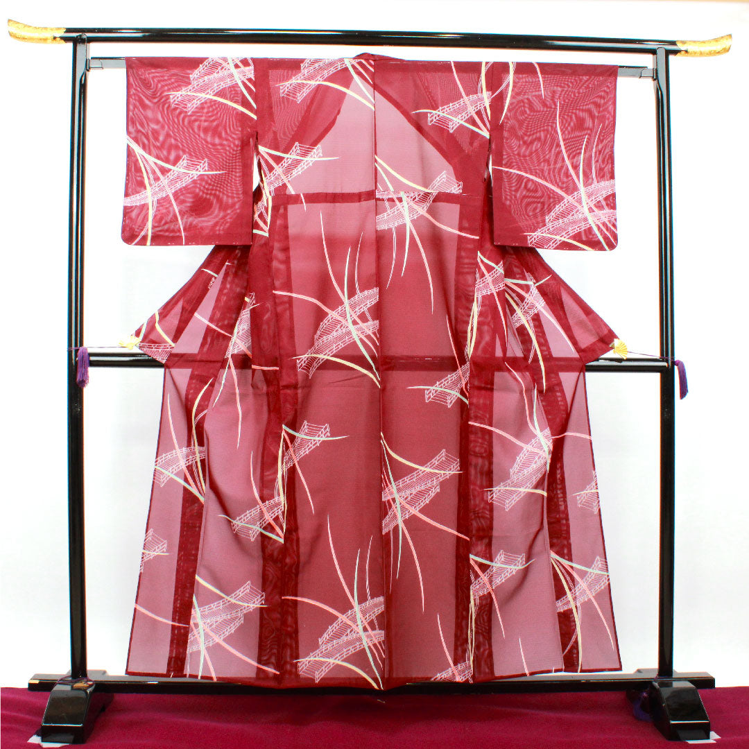 夏物 ポリエステル 小紋 身丈157cm 裄丈62cm 小紫色(こむらさきいろ) 洗える着物 風景模様 しつけ糸付き 絽 Sランク 紫系 1132001702320