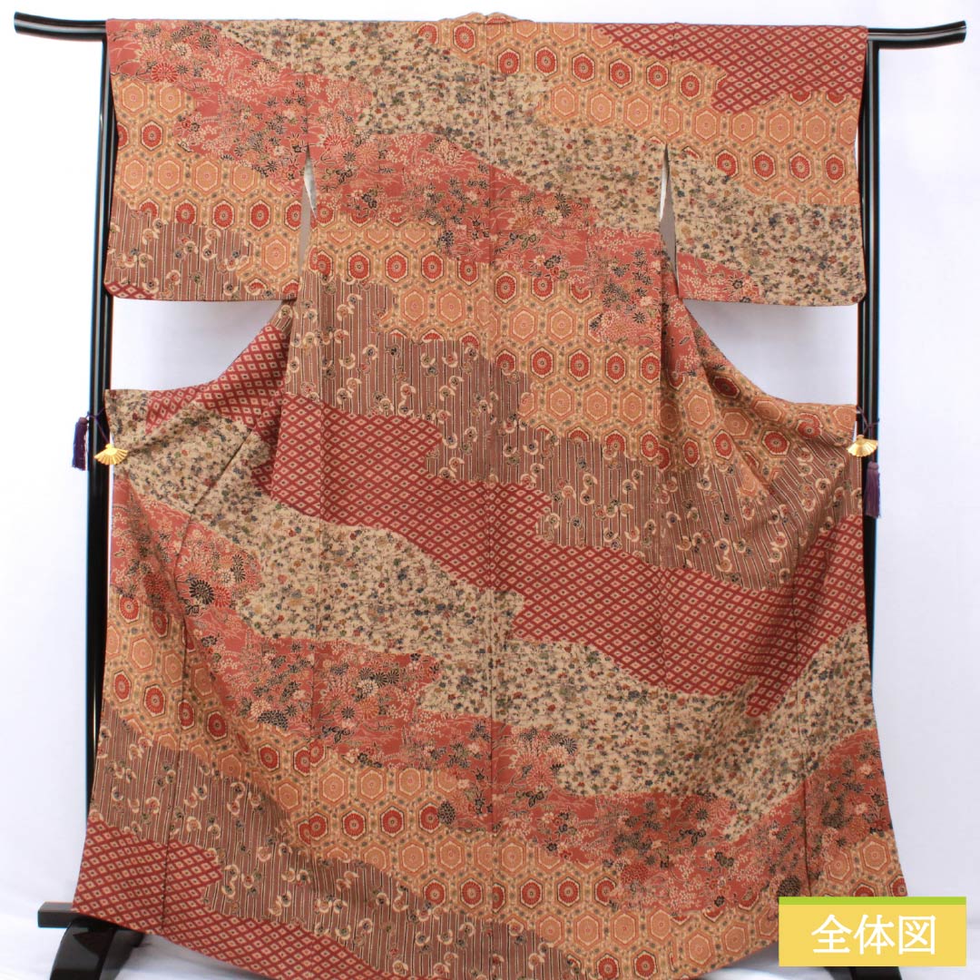 未使用品　袷　ばち襟　正絹　着物　146裄62　銘仙　茶色　赤　アンティーク リサイクルお召し織物 銘仙 お召 お洒落 着物袷 赤 紅絹 丈147cm 裄
