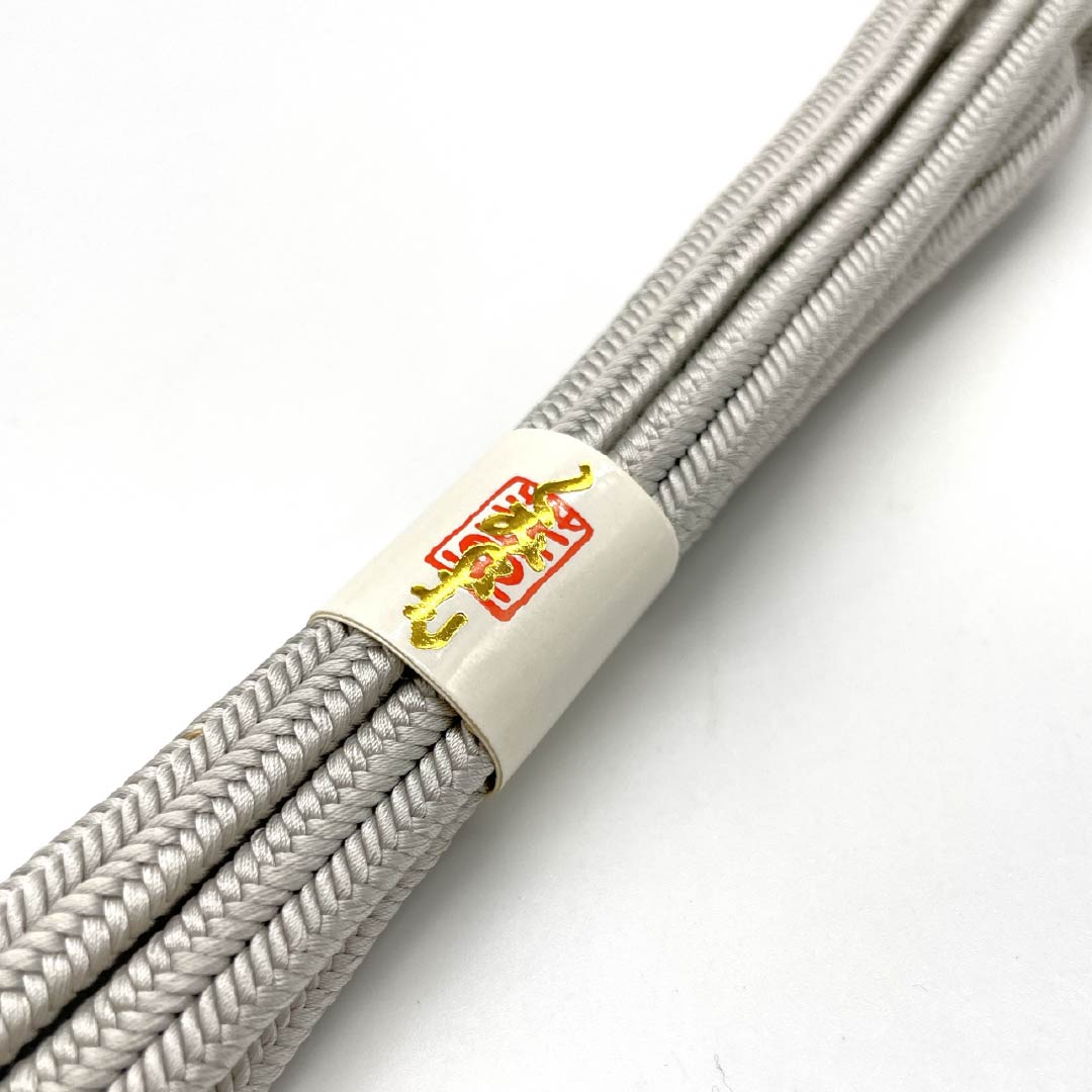 (New old stock) Silk obijime (belt fastener) Light gray (light grey) Crown set New old stock Length approx. 151.5cm Width approx. 1cm Semi-formal NEW rank Gray 1135003521322