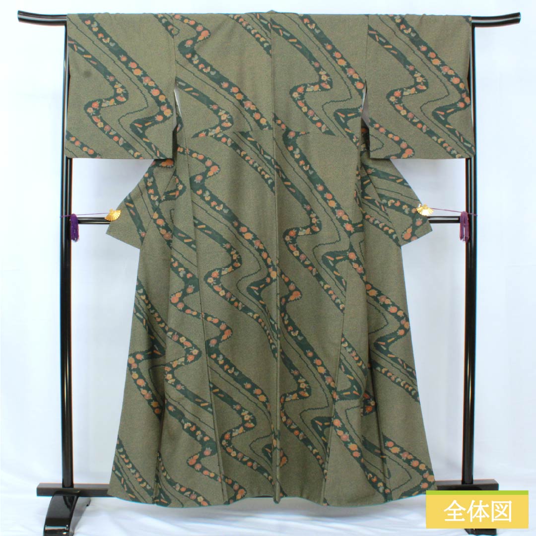 小紋 ポリエステル 身丈159cm 裄丈67cm 袷 鉄色(てついろ) 洗える着物 流水 蝶 Sランク 緑系 1115005192319