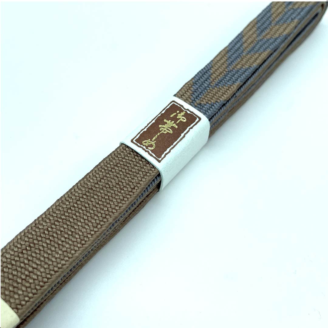 (新古品) 帯締め 正絹 四分紐 海松茶色(みるちゃいろ) 泥染手組紐 新古品 長さ約162cm 幅約1.5cm カジュアル Sランク 茶系 1135002822314