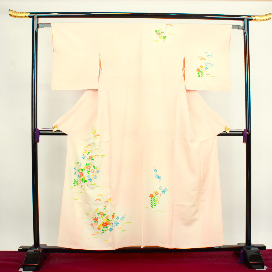 Homongi (Japanese traditional formal wear) - Single layer - Length 156cm, Sleeve length 61.5cm - Maiden color - Kyo-Yuzen - Floral pattern - Pure silk - S rank - Pink 1112002542313