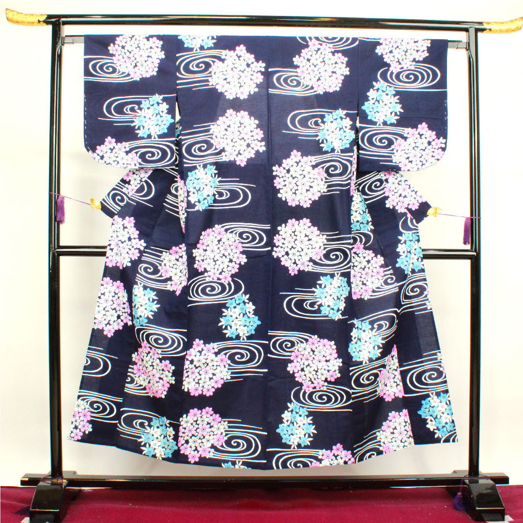 浴衣 しつけ糸付き 未使用品 濃紺色 紫陽花 木綿 Sランク 単衣 身丈151.5cm 裄丈64.5cm 紺系 1118002712218
