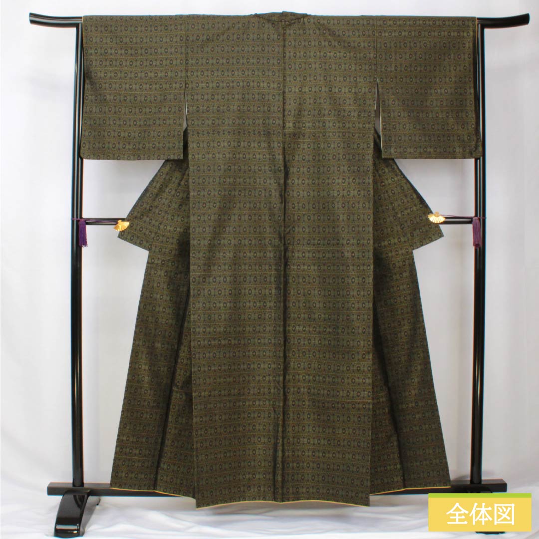 紬 正絹 身丈157.5cm 裄丈64.5cm 橄欖色(かんらんしょく) 抽象模様 Aランク 袷 緑系 1116003873319