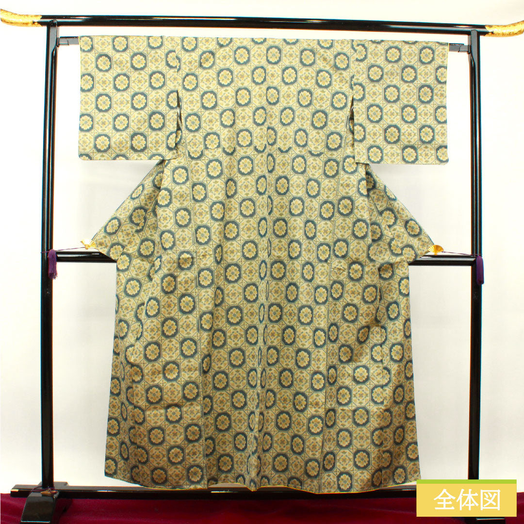 村山大島紬 正絹 身丈156cm 裄丈64cm 蕎麦切色 抽象模様 しつけ糸付き 未使用品 Sランク 袷 ベージュ系 1116002892325