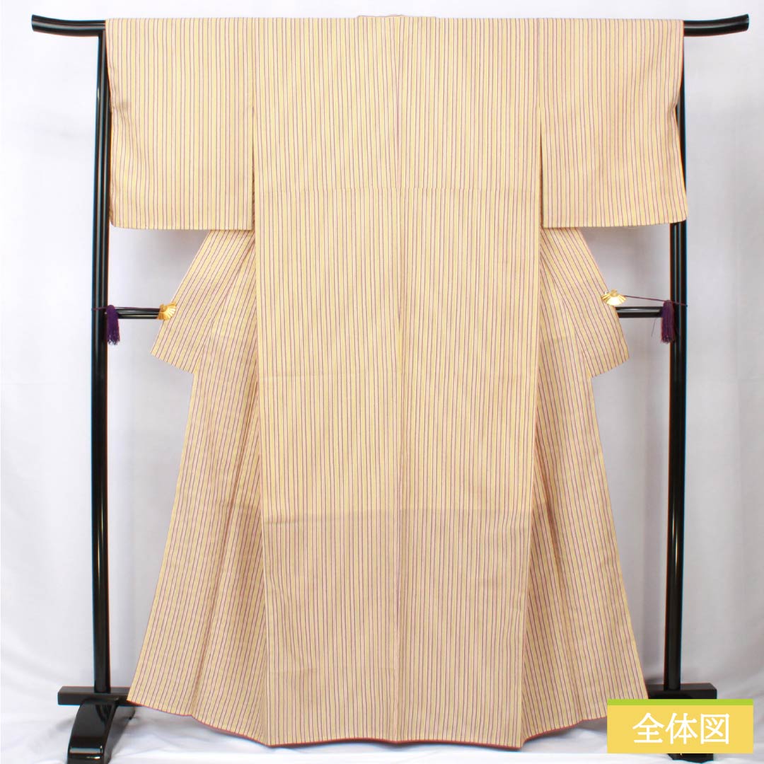 小紋 ポリエステル 身丈163.5cm 裄丈66cm 袷 薄卵色(うすたまごいろ) 縞 未使用品 しつけ糸付き 洗える着物 Sランク クリーム系 1115006052415