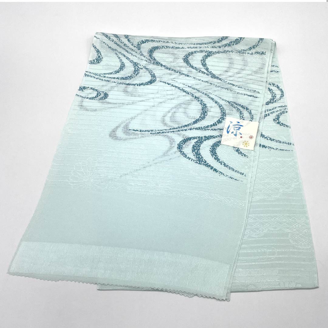 (新品)帯揚げ 正絹 セミフォーマル 淡水色(うすみずいろ) 夏物 流水 古典柄 長さ約168cm 幅約28.5cm NEWランク 水色系 1136000851924