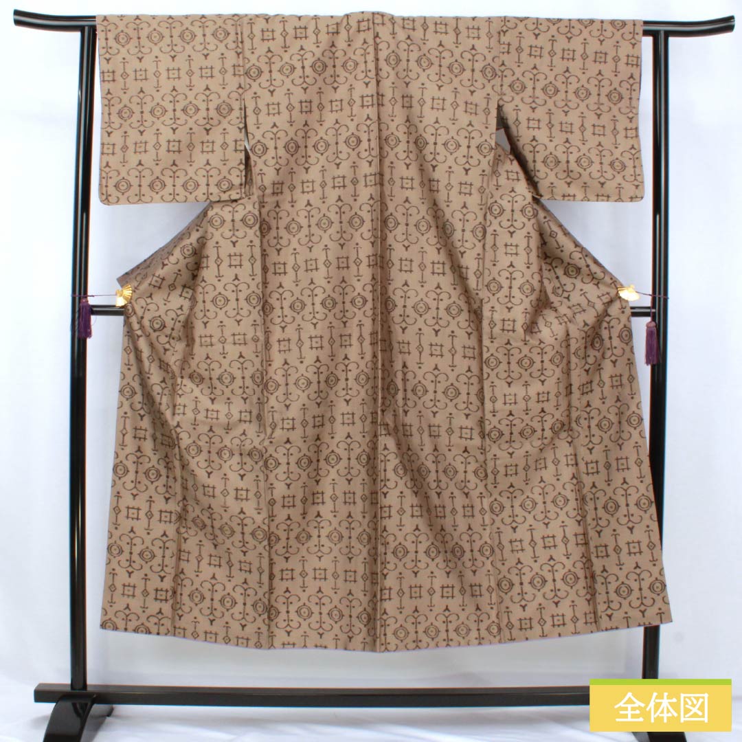 紬 正絹 Sランク 身丈148.5cm 裄丈62.5cm 遠州鼠色(えんしゅうねずいろ) 抽象模様 袷 ベージュ系 1116004382125