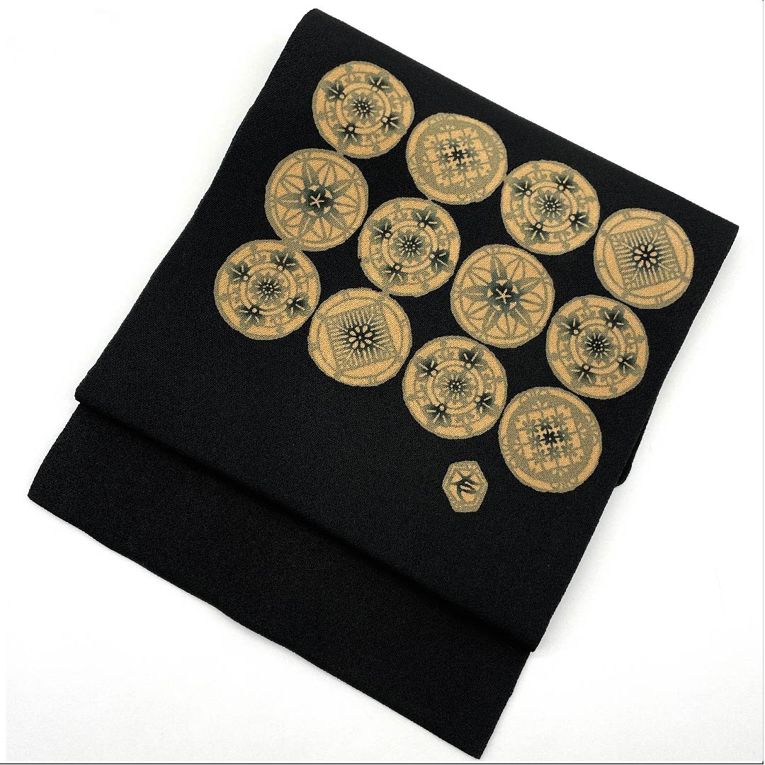 名古屋帯 黒色 草木染 抽象模様 帯丈373cm 正絹 美品 ポイント柄 カジュアル 黒系 1124004032310 名古屋仕立て