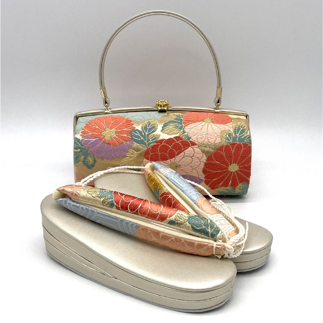 (新古品)草履バッグセット フォーマル Aランク 菊 帯地 Sサイズ 金系 1133000433221