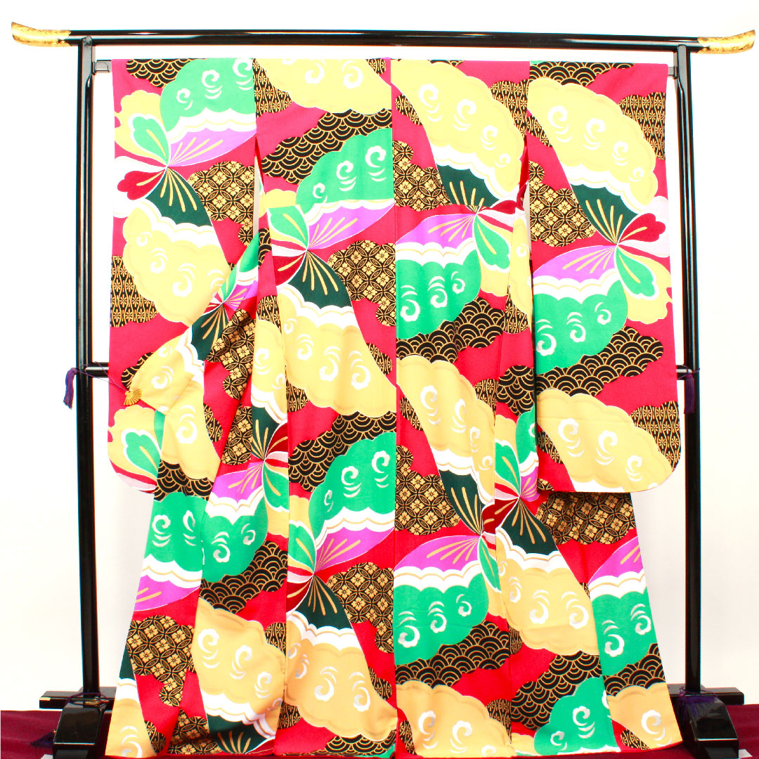 振袖 身丈171.5cm 裄丈67.5cm 袷 猩紅色 洗える着物 蝶 青海波 七宝 ポリ Sランク ピンク系 1113001282613