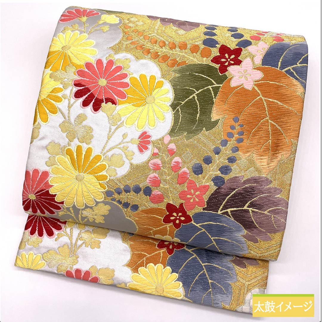 袋帯 正絹 魚肚白色(ぎょとはくいろ) 白綾苑大庭 菊 桔梗 笹 帯丈432cm Aランク 六通 フォーマル グレー系 1123012023322