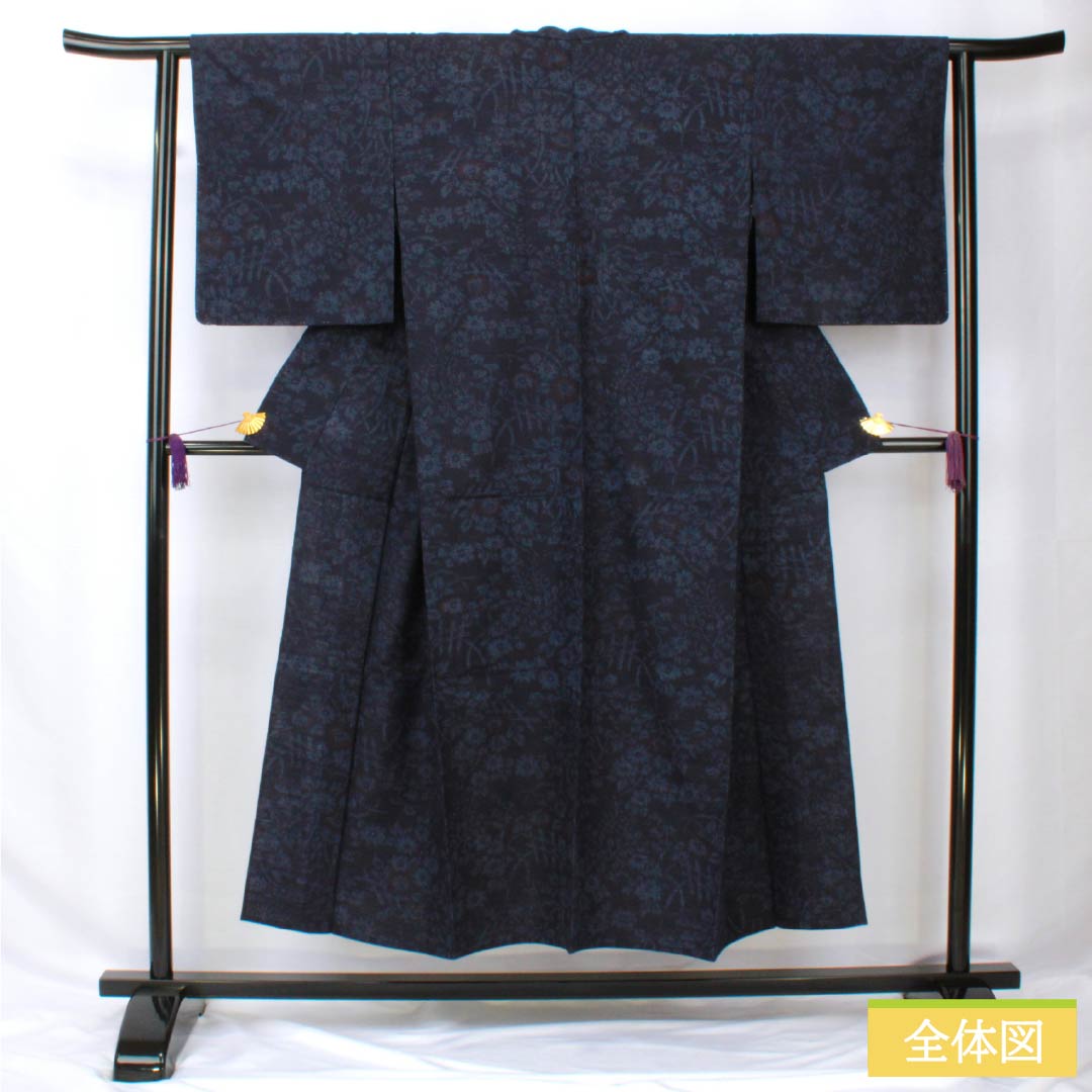 紬 正絹 身丈149.5cm 裄丈62cm 褐色(かちいろ) 結城紬 草花模様 Sランク 単衣 紺系 1116003772118