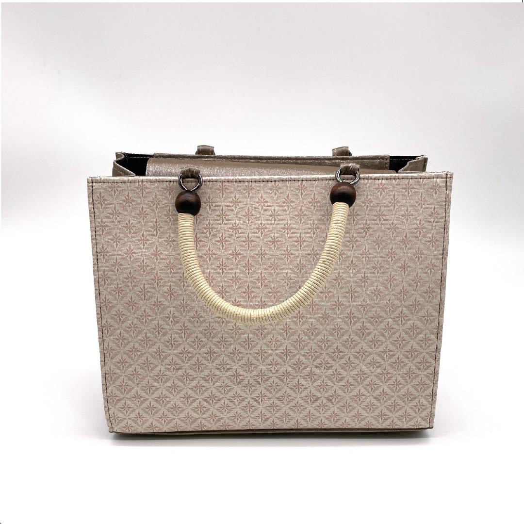 和装バック カジュアル 浅紅色(あさべにいろ) 普段用 七宝 底鋲付き ベージュ系 Sランク 113900004225