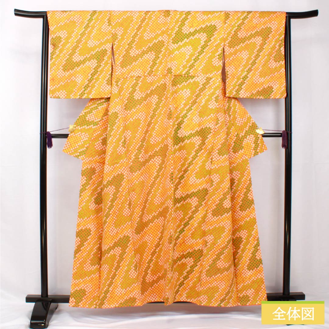 小紋 正絹 身丈159.5cm 裄丈65cm 袷 黄丹色(おうにいろ) 絞り 流水 しつけ糸付き Bランク 橙系 1115005454326