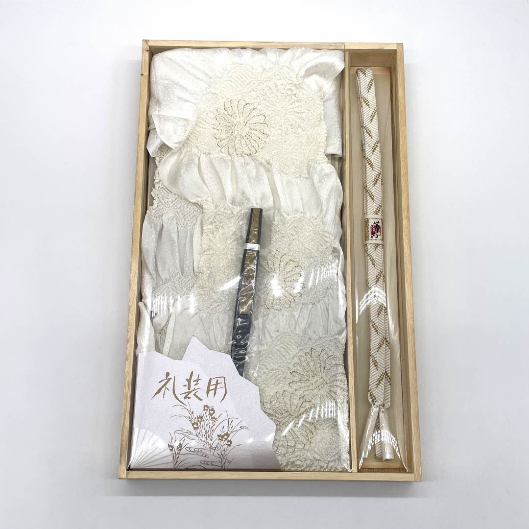 (新古品) 帯締め・帯揚げセット 正絹 Sランク 扇付き 留袖用 絞り中抜き 長さ約156cm 幅約1.5cm 留袖用 白系 1141000112311
