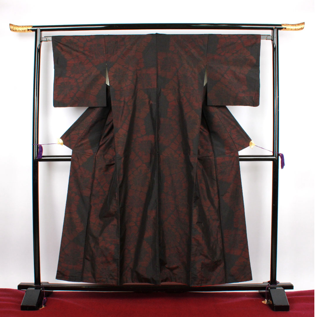 大島紬 身丈155cm 裄丈64.5cm 緯総絣 花模様 正絹 Aランク 袷 黒系 1116001893310