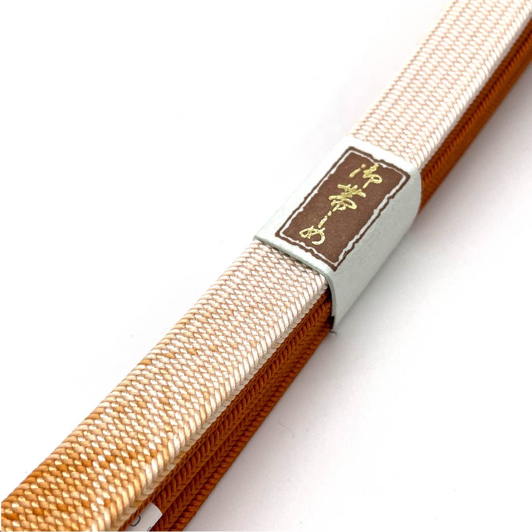 (New old stock) Obi-jime (belt sash) made of pure silk, quarter-length cord, chalk color (gofun-iro) and reddish-brown (entan-iro), by Suiran Kobo, new old stock, length approx. 168cm, width approx. 1.2cm, casual, S rank, orange, 1135002082326