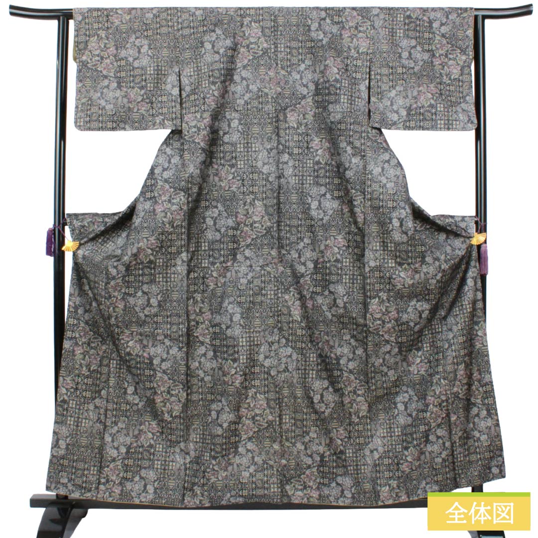 リサイクル着物】紬 正絹 Aランク 身丈162cm 裄丈63cm 燻銀色（いぶし