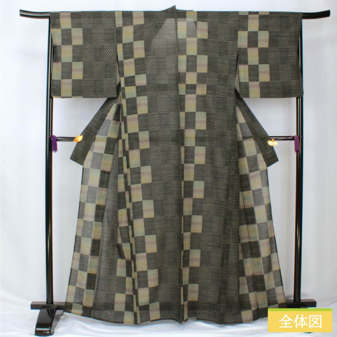 夏物 ポリエステル 小紋 身丈164.5cm 裄丈66cm 市松模様 十字絣 洗える着物 紗 Sランク 黒系 1132002322410